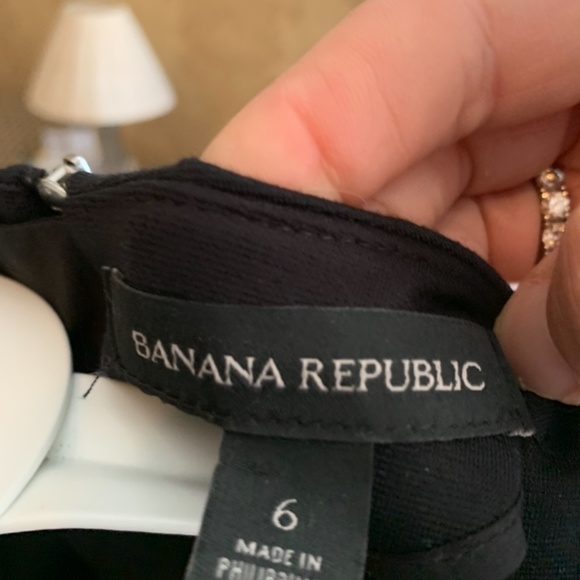 Banana Republic back exposed zip dress with stretch. Most flattering fit ever - Picture 2 of 3